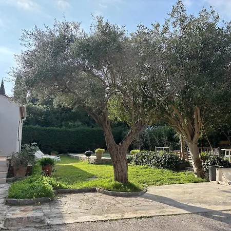 Villa La *